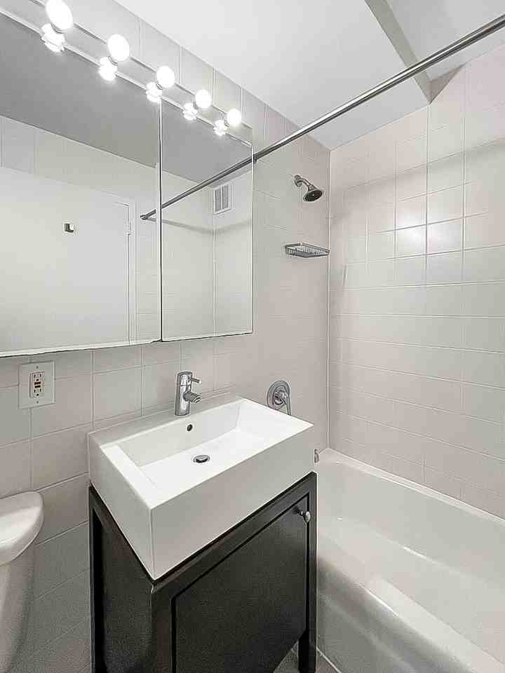 East 14th Street #5A - Photo 5 of 5