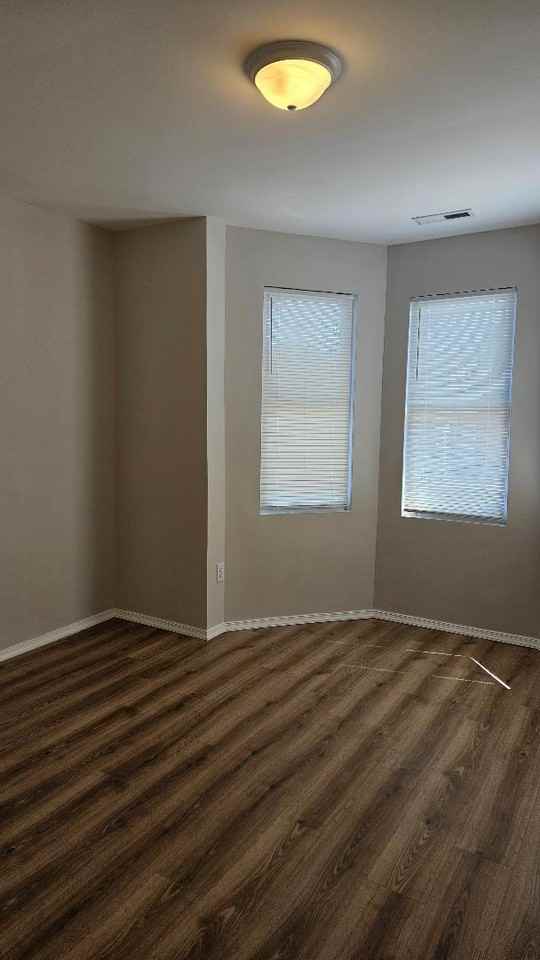 214 S Edgewood St - Photo 3 of 27