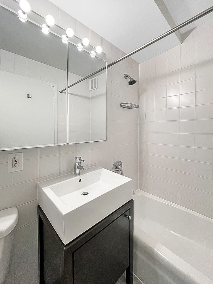 East 16th Street #6A - Photo 5 of 5