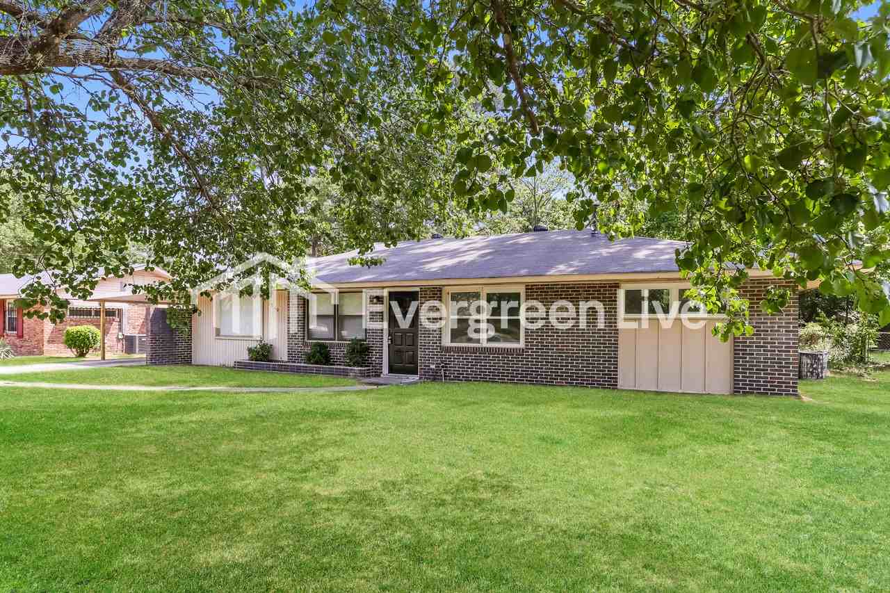 1840 Derby Dr - Photo 2 of 15