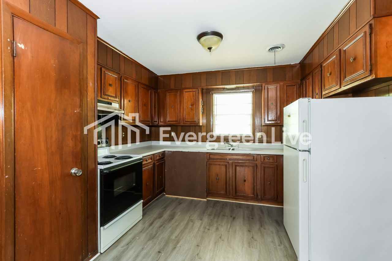 1840 Derby Dr - Photo 5 of 15