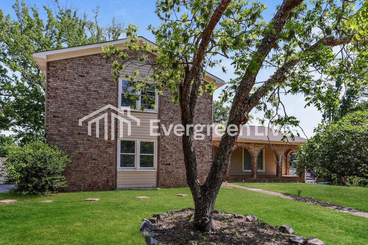 3122 Fieldstone Cir - Photo 2 of 15