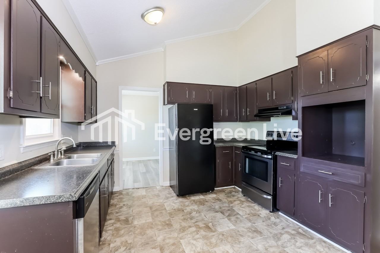 3122 Fieldstone Cir - Photo 4 of 15