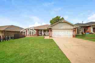 9423 Peachtree Ln - Photo 1 of 1