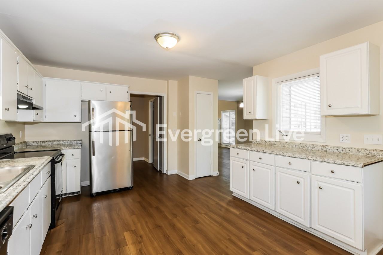 131 Driftwood Cir - Photo 4 of 15