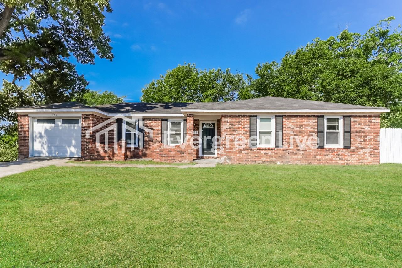 255 Oak Lake Dr - Photo 2 of 15