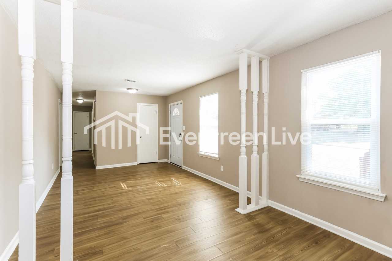 255 Oak Lake Dr - Photo 5 of 15