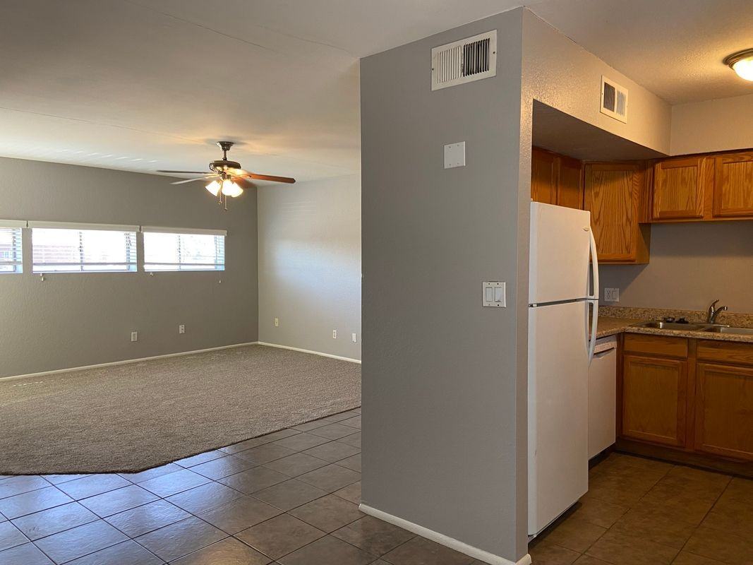 2693 E Oakleaf Dr - Photo 3 of 31