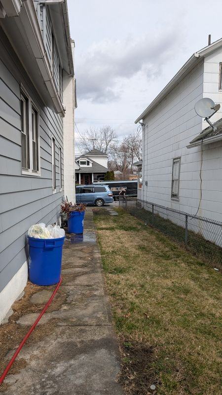 230 Swetland St - Photo 4 of 24