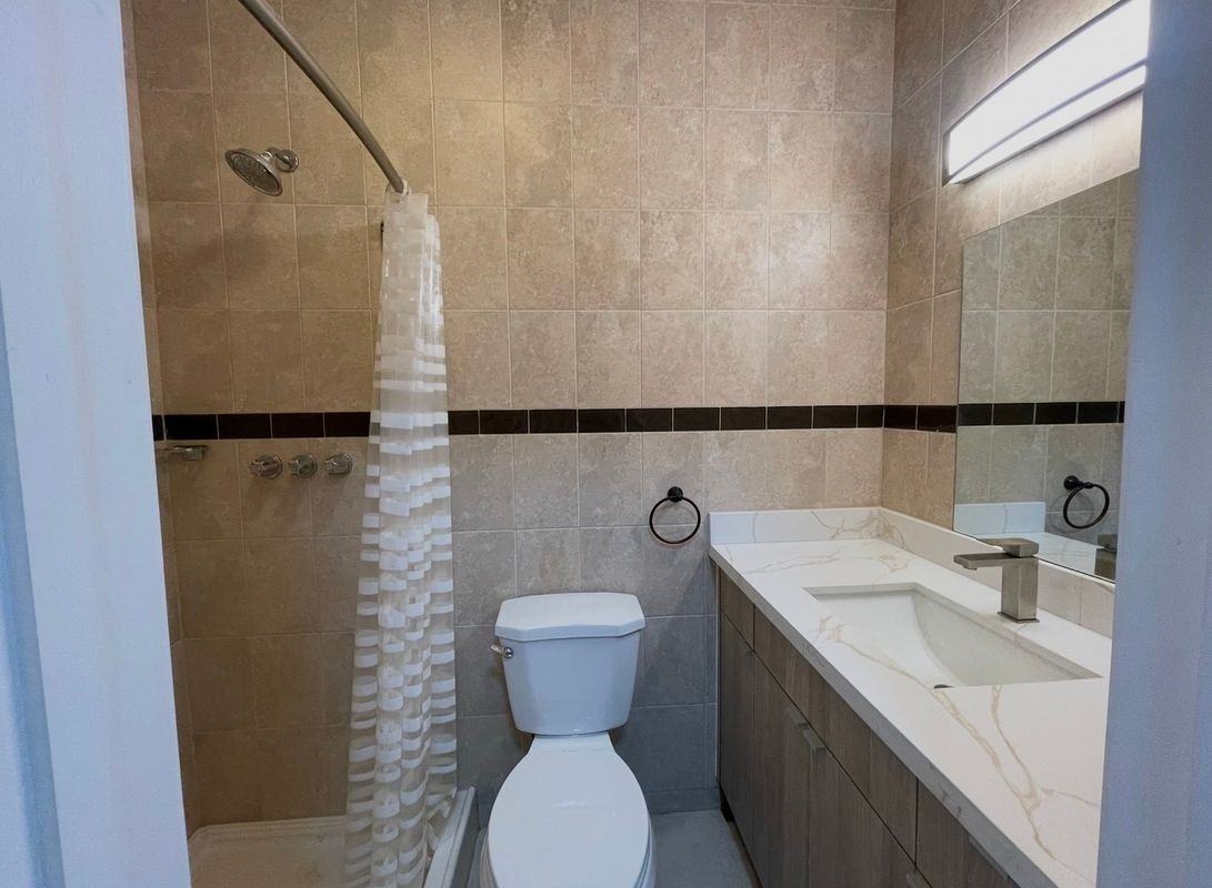 2459 Grant St ##B - Photo 7 of 7