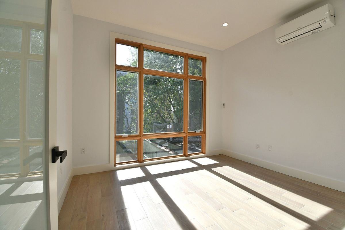 582 E 138th St ##3b - Photo 7 of 11