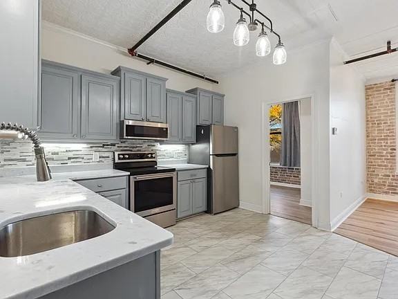 300 Forrest Avenue apt Forrest Avenue Hattiesburg #202 - Photo 2 of 14