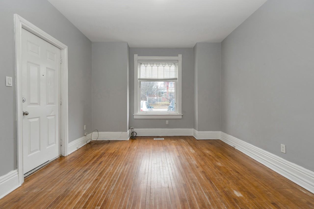 75 High St, Barrie, ON L4N 1W5, Canada - Photo 5 of 17