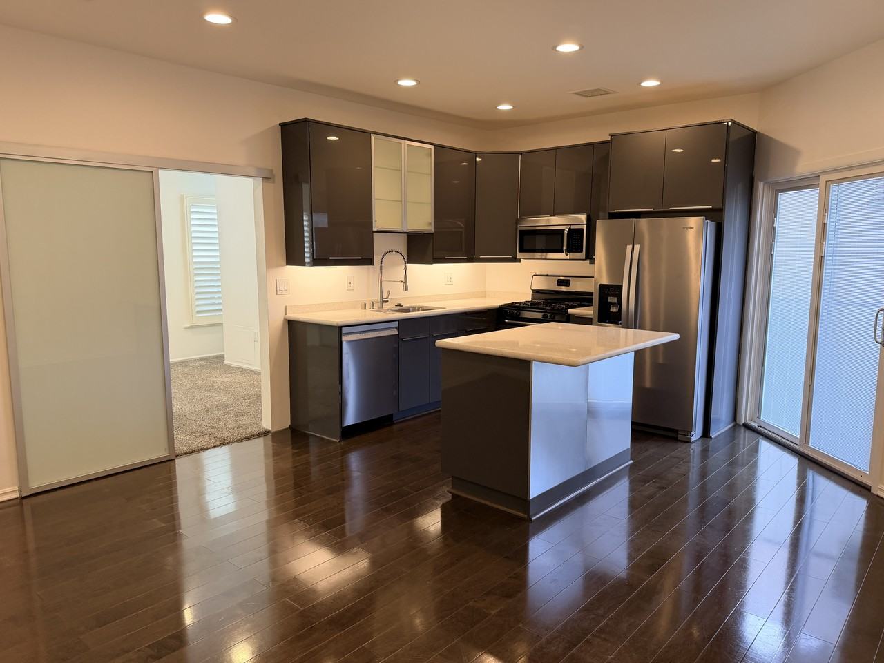 | Modern West Hollywood 1BR – Top Floor Corner Unit with Spa Bath & Balcony - Photo 3 of 52