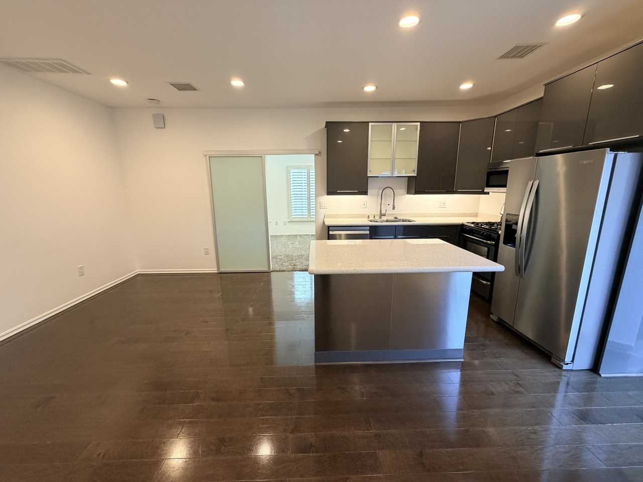 | Modern West Hollywood 1BR – Top Floor Corner Unit with Spa Bath & Balcony - Photo 4 of 52