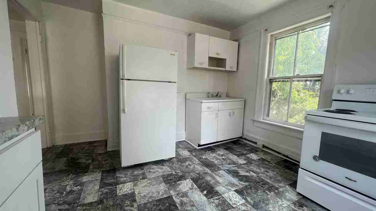 506 Stuart St #B - Photo 7 of 12