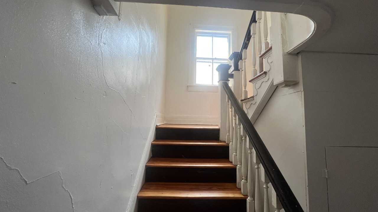 506 Stuart St #B - Photo 6 of 12