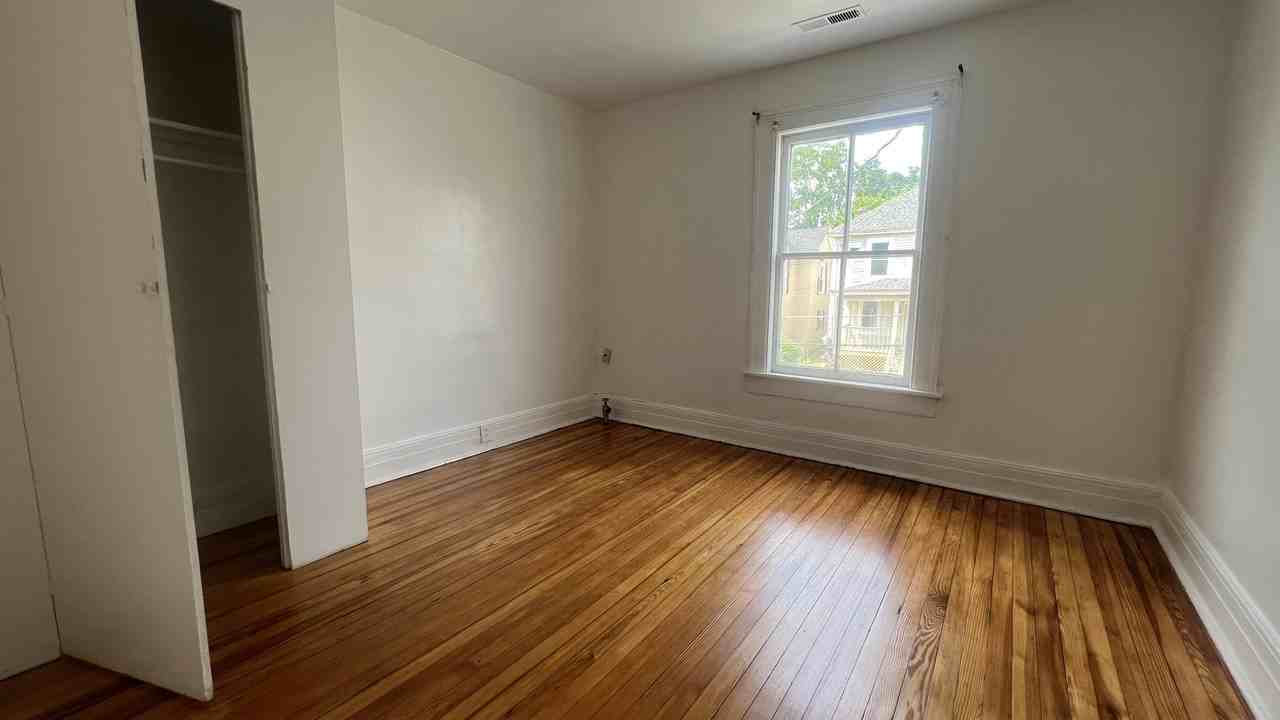 506 Stuart St #B - Photo 4 of 12