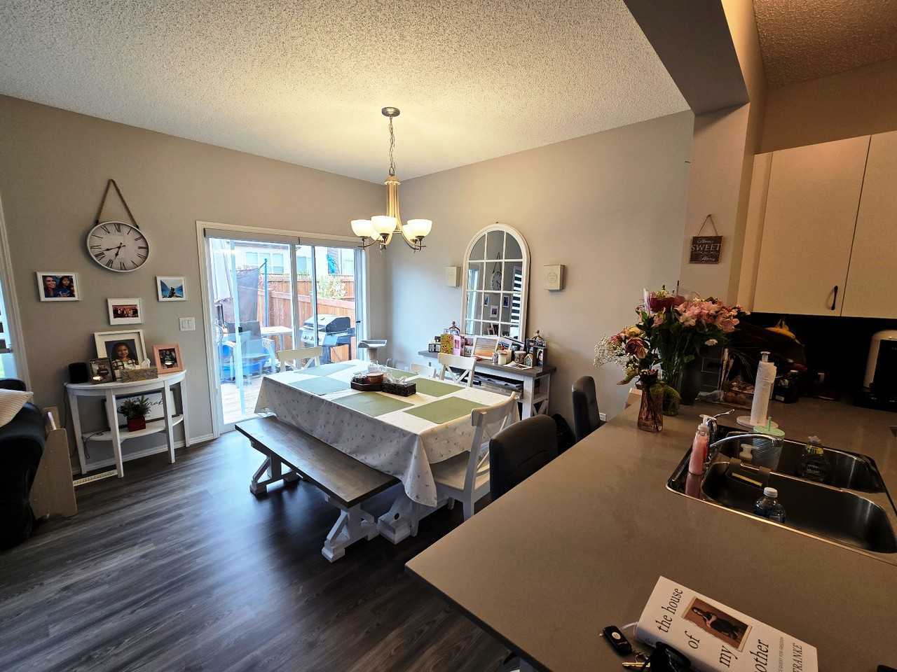 UPPER 22803 96 Avenue Northwest - Photo 7 of 17