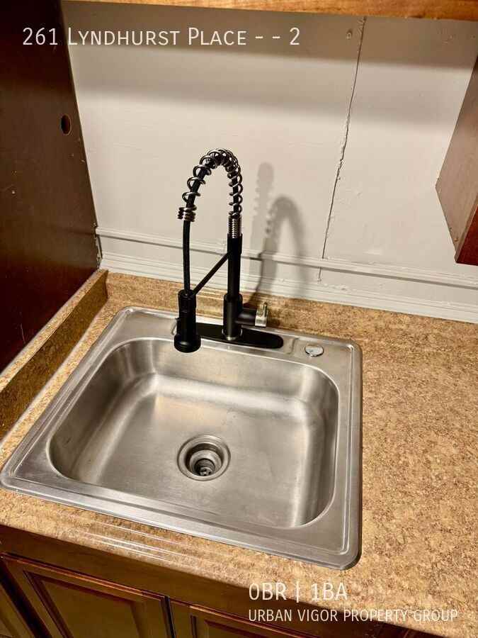 261 Lyndhurst Pl #2 - Photo 3 of 13