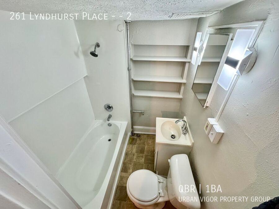 261 Lyndhurst Pl #2 - Photo 7 of 13