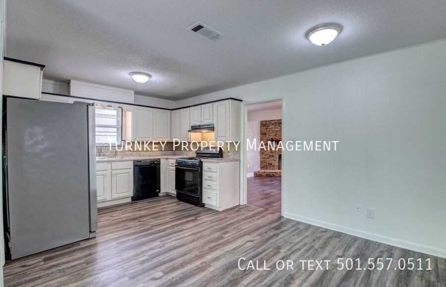 1301 Stafford Rd - Photo 2 of 17