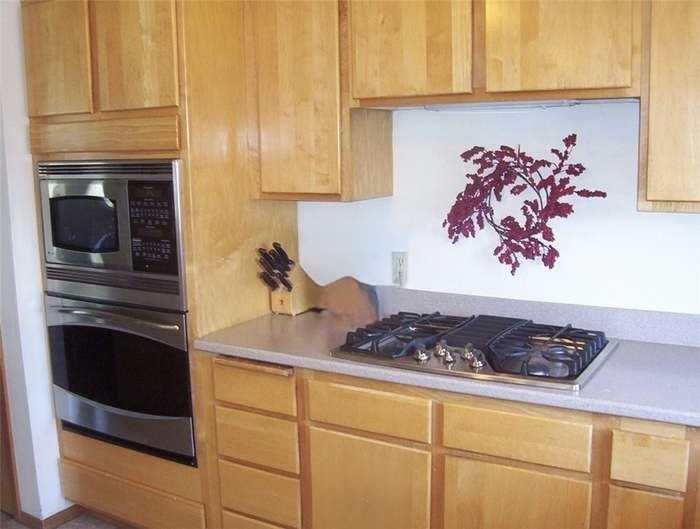 152 Ivy Street Northeast - Photo 3 of 15
