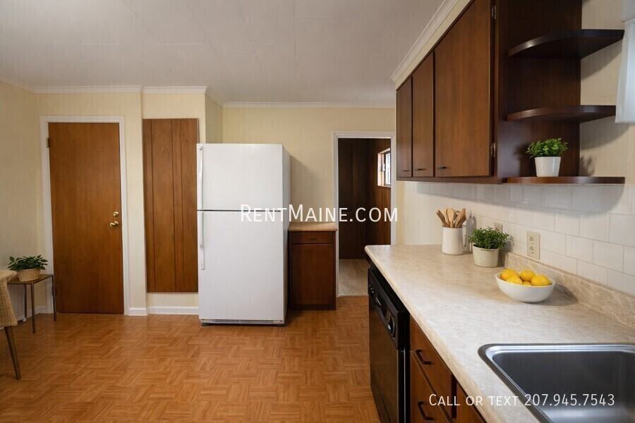 108 Pearl St #1 - Photo 3 of 14