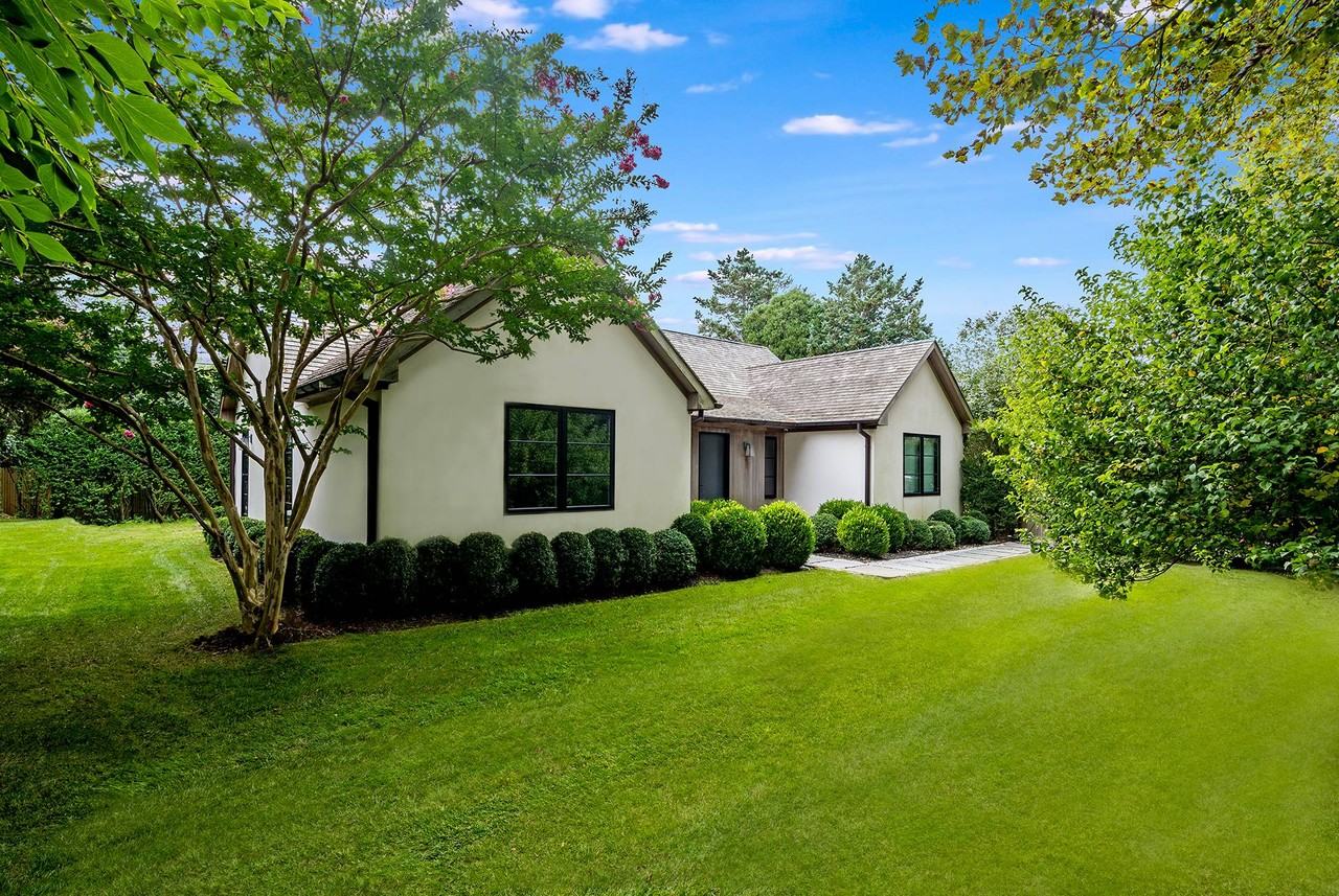 65 Mill Hill Ln - Photo 4 of 18