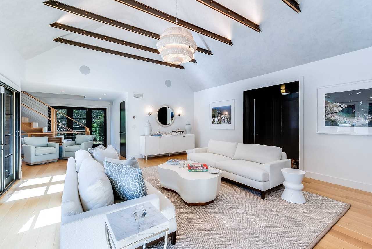 65 Mill Hill Ln - Photo 6 of 18