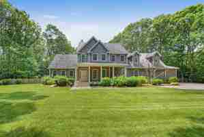 featured image of 340 Wainscott Harbor Rd