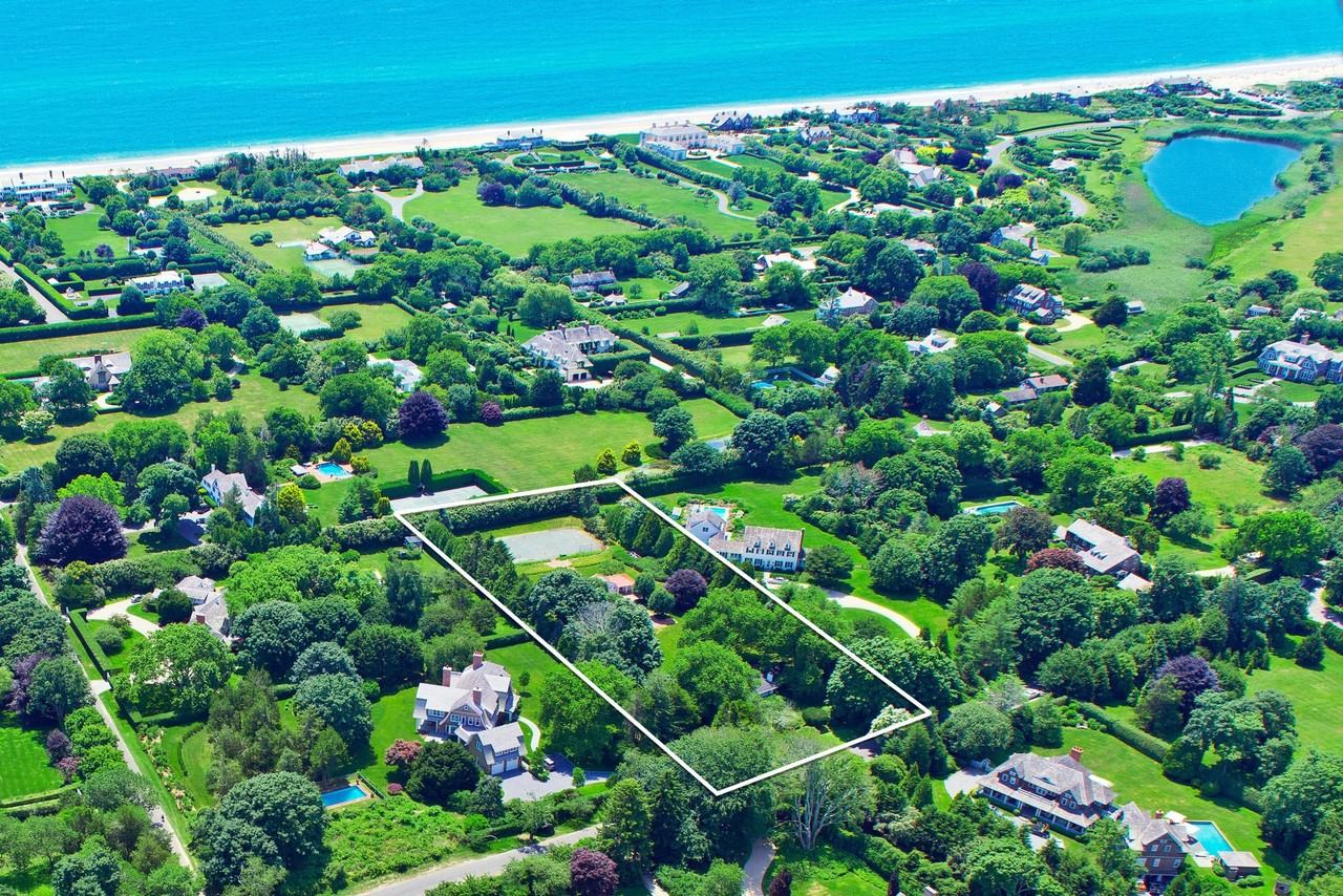 33 Apaquogue Rd - Photo 3 of 9