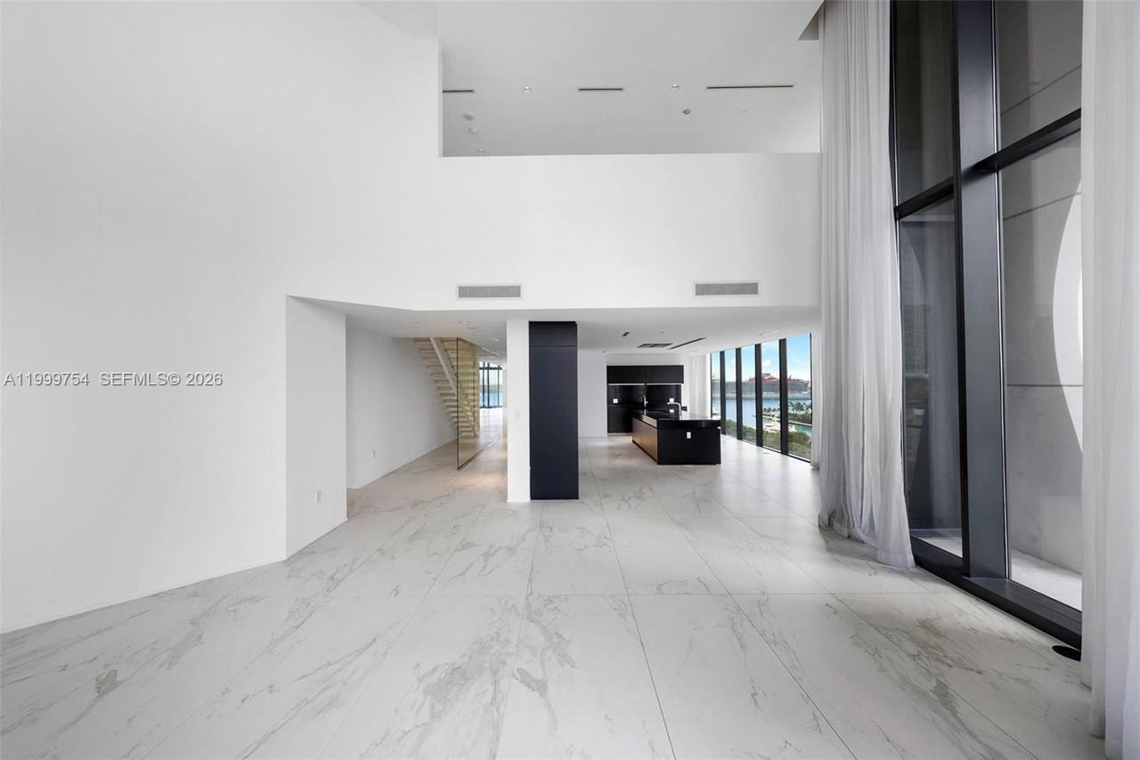 1000 Biscayne Boulevard - Photo 2 of 23