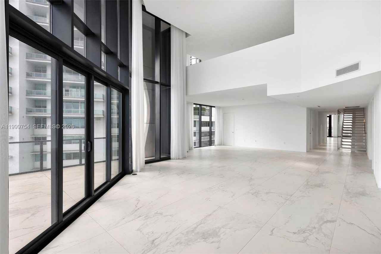 1000 Biscayne Boulevard - Photo 6 of 23