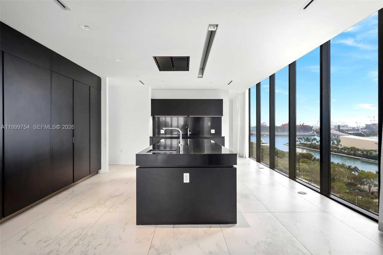 1000 Biscayne Boulevard - Photo 7 of 23