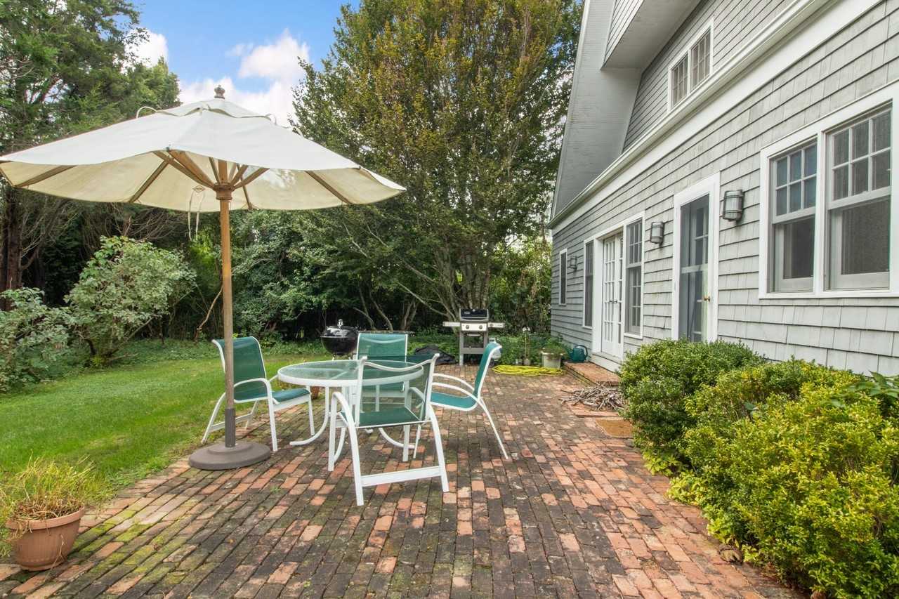 64 S Hill St - Photo 3 of 13