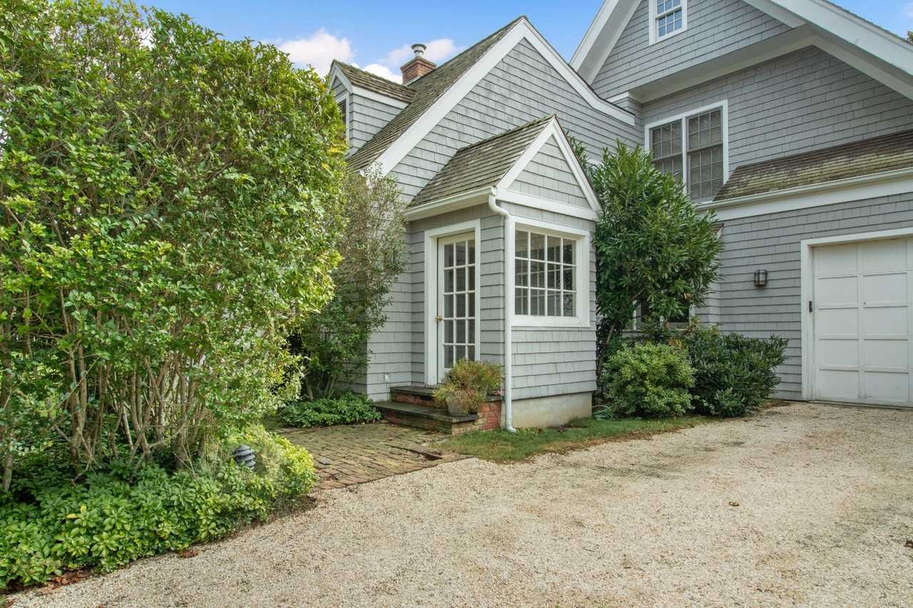 64 S Hill St - Photo 4 of 13