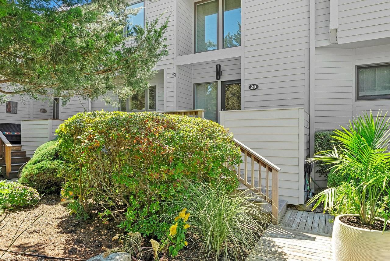 68 W Water St - Photo 2 of 30