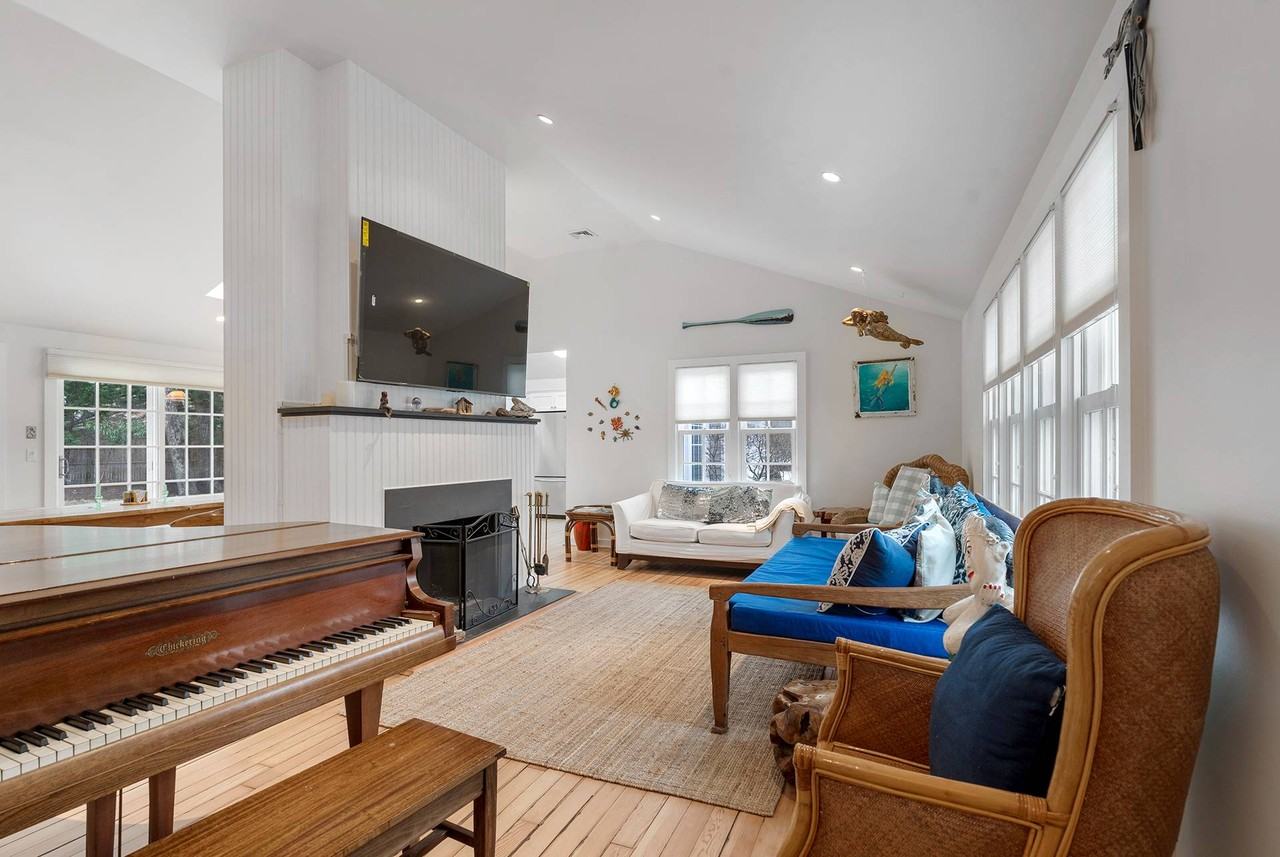 30 Sagg Rd - Photo 2 of 13