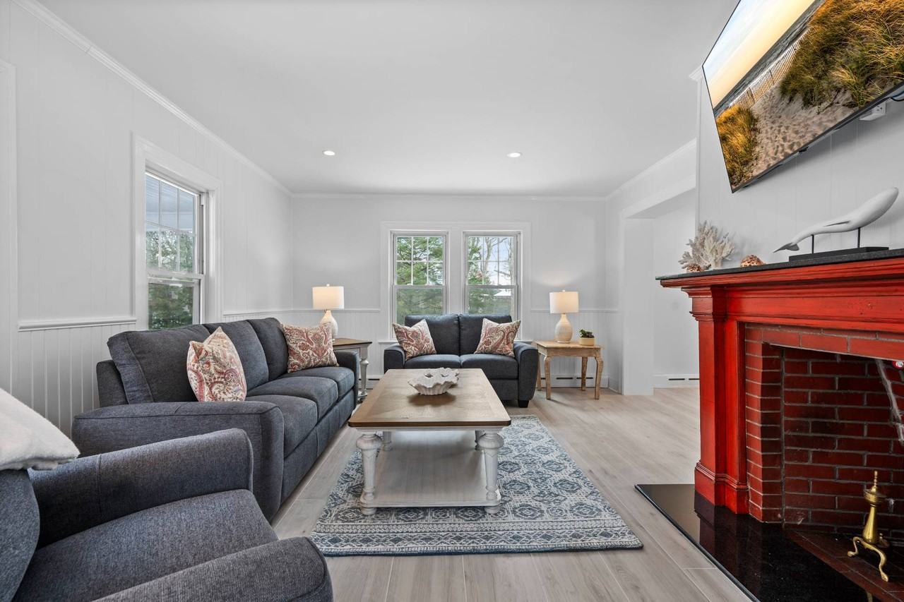 74 Montauk Hwy - Photo 2 of 16