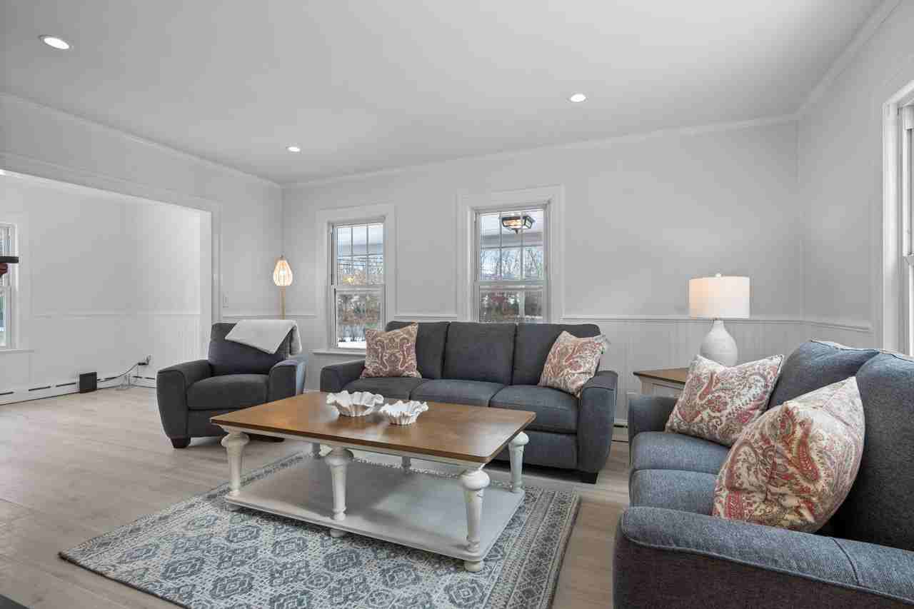 74 Montauk Hwy - Photo 3 of 16