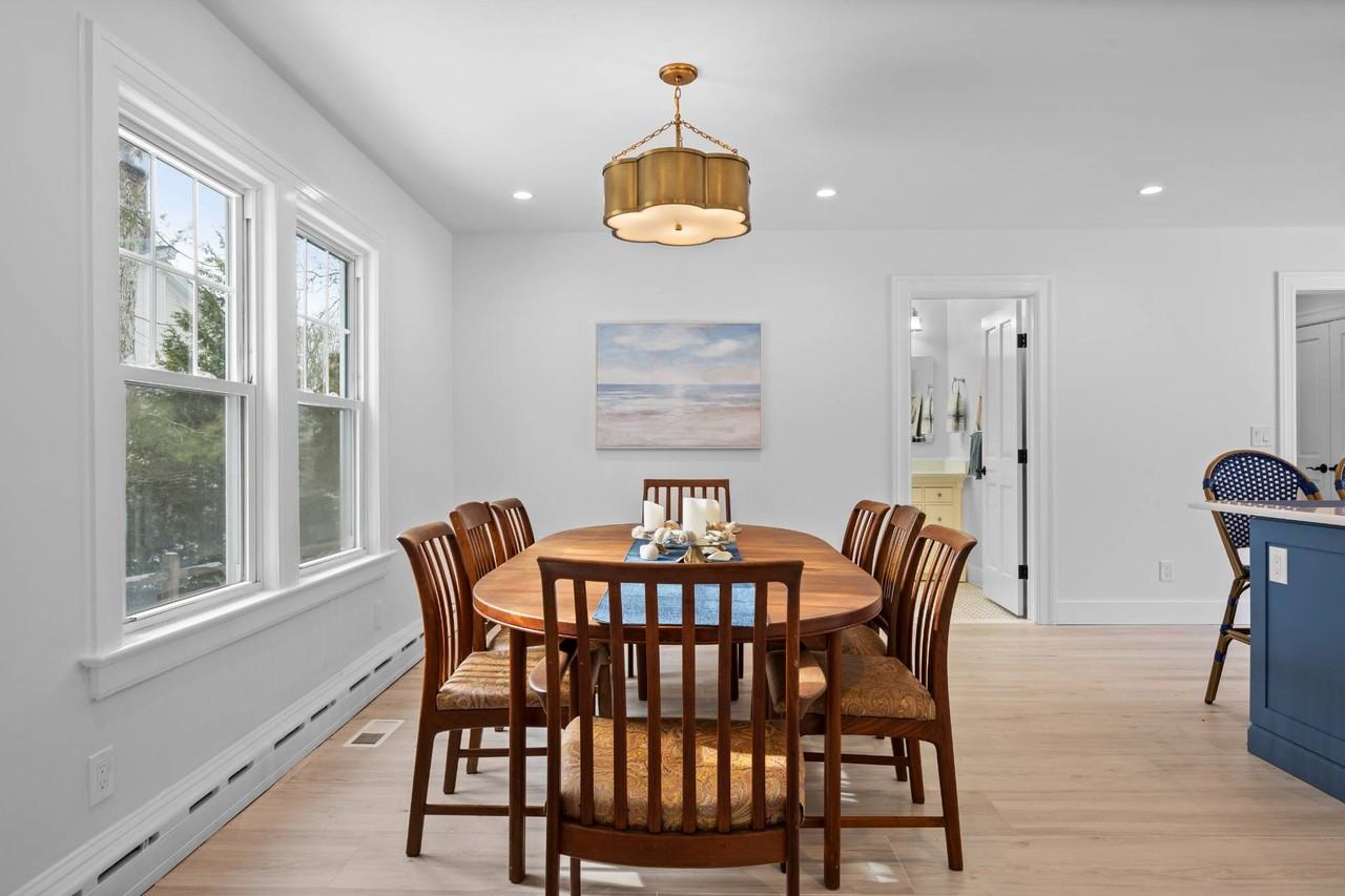 74 Montauk Hwy - Photo 4 of 16