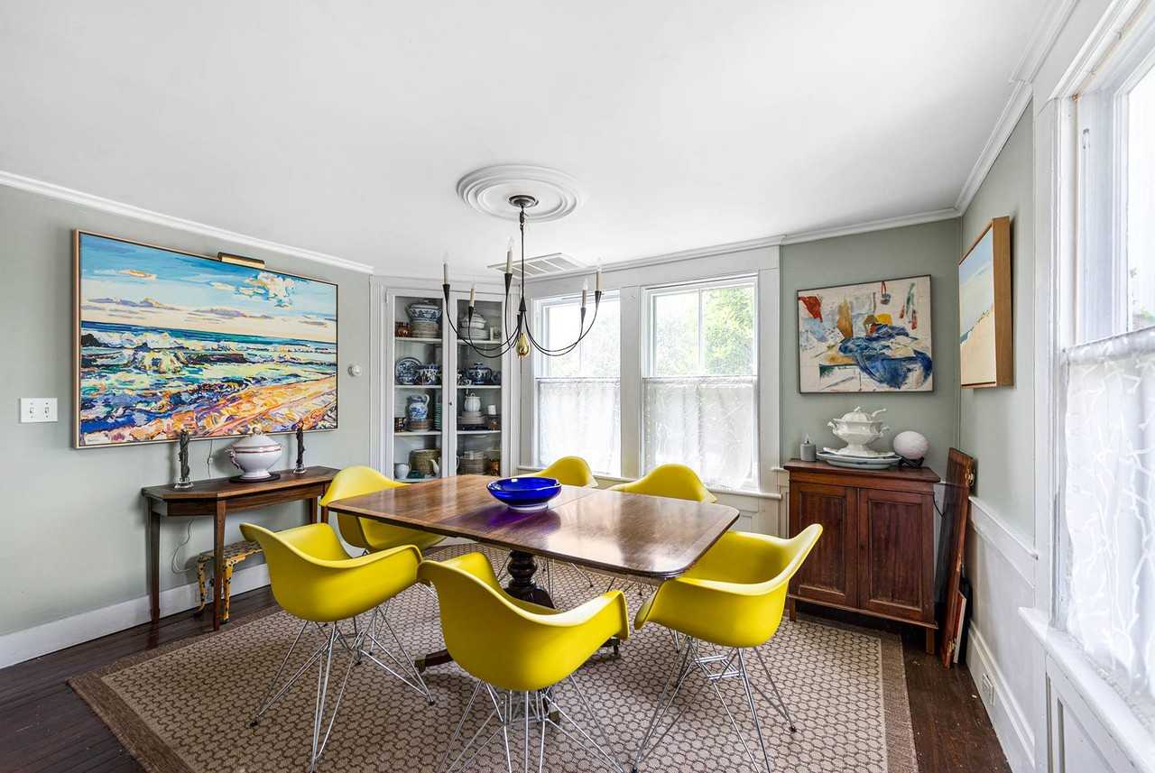 28 Bowden Sq - Photo 4 of 30