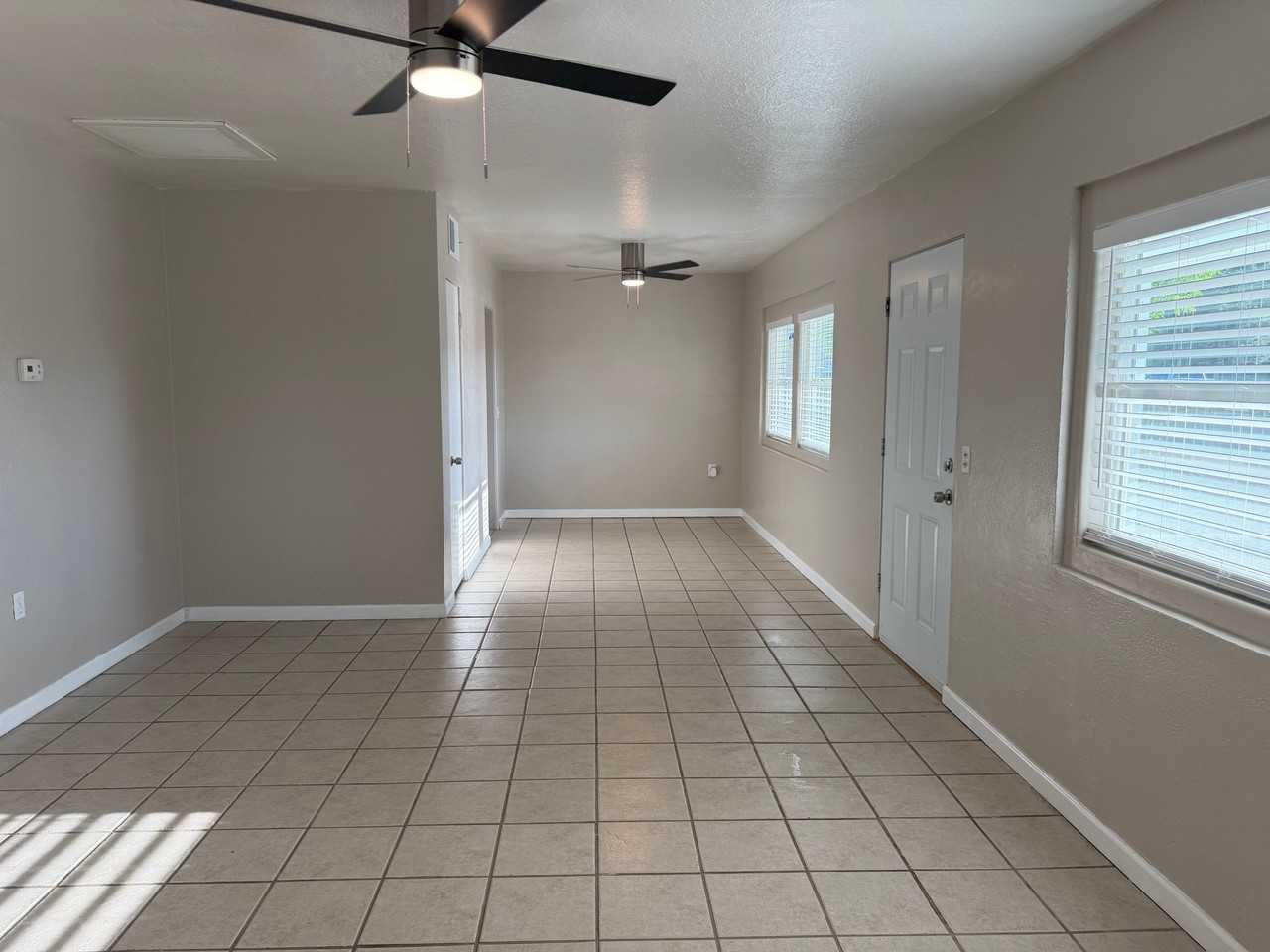 1803 S 8th Ave - Photo 3 of 13