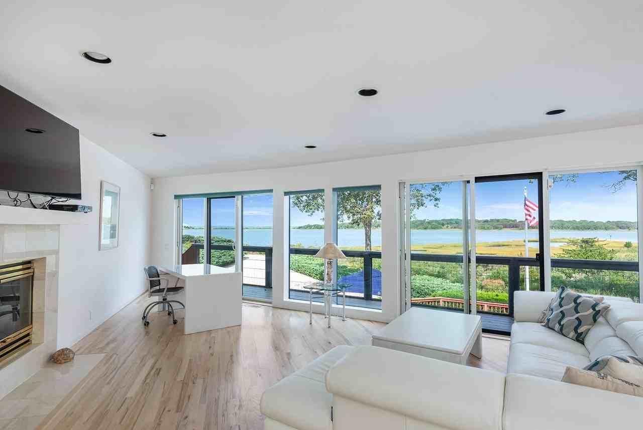 86 Inlet Rd E - Photo 5 of 20