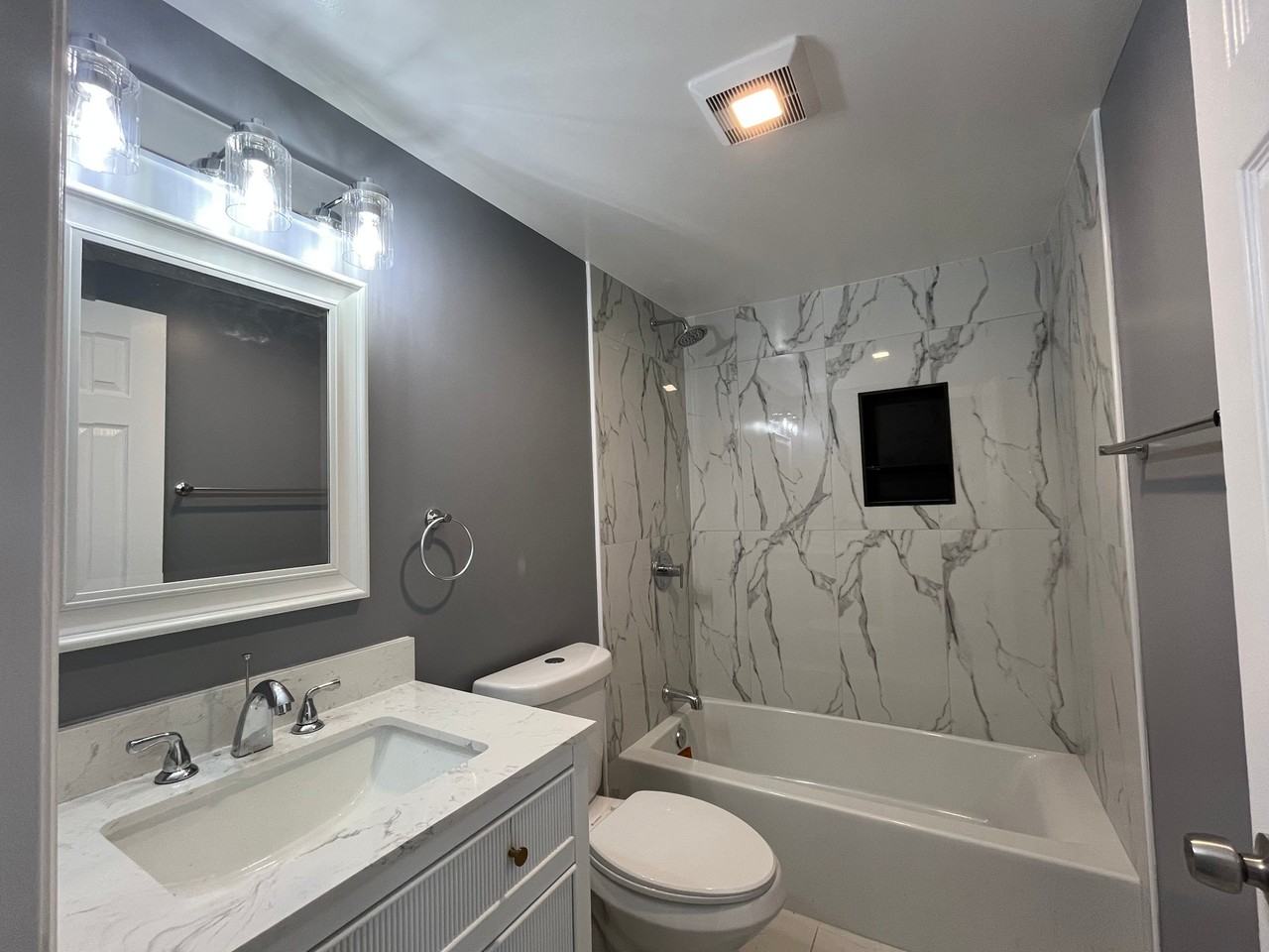 683 State St - Photo 4 of 11