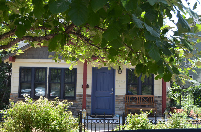 2542 Pine St - Photo 2 of 50