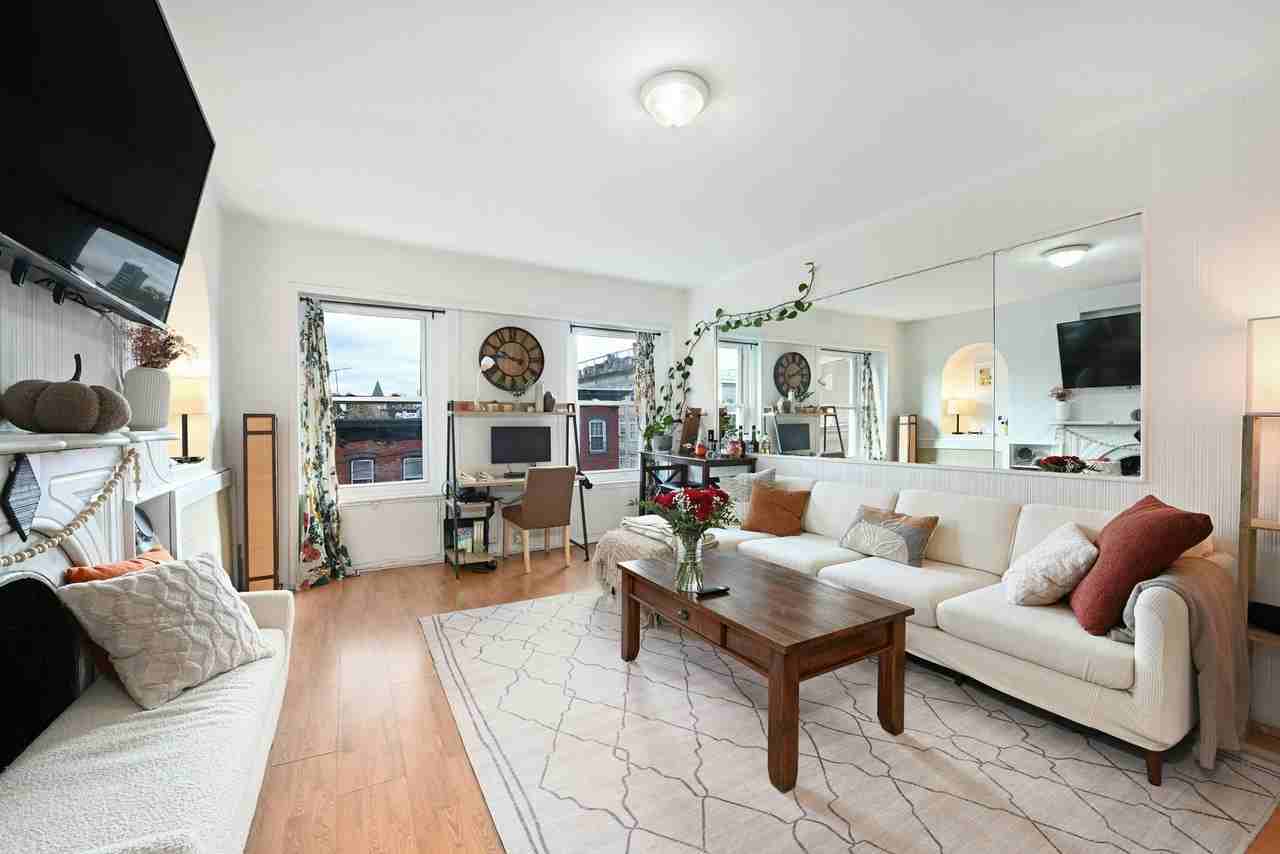 902 Park Ave #4