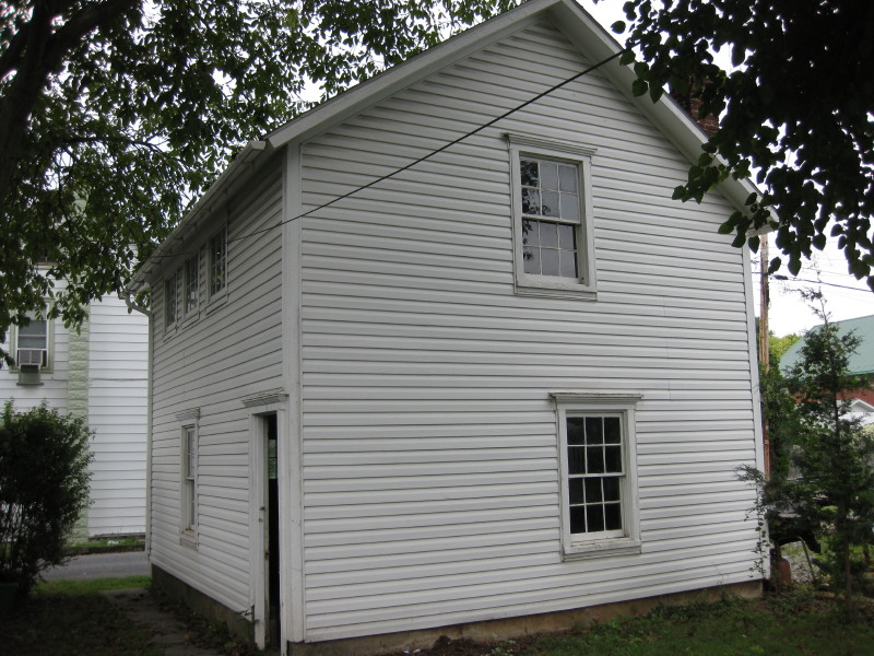 202 W Keller St - Photo 2 of 45