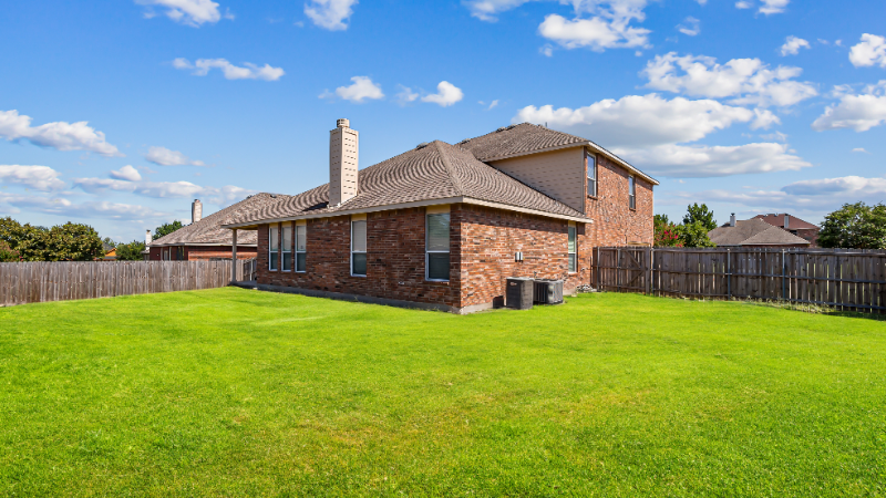 1739 Summerwood Ln - Photo 2 of 35